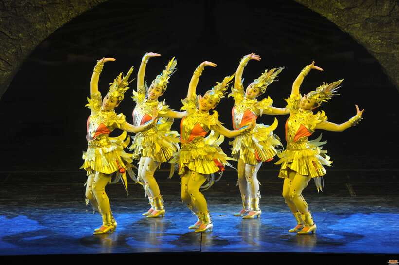 Beijing Golden Mask Dynasty Show With Private Transfer - Leaving your hotel at 16:20