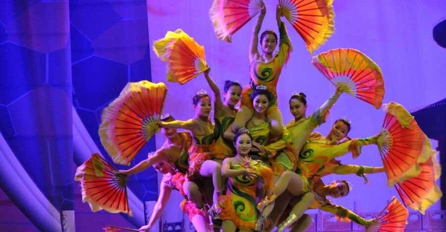 Beijing Night Tour with Acrobatics Show & PekingDuck Dinner - Key points at a glance