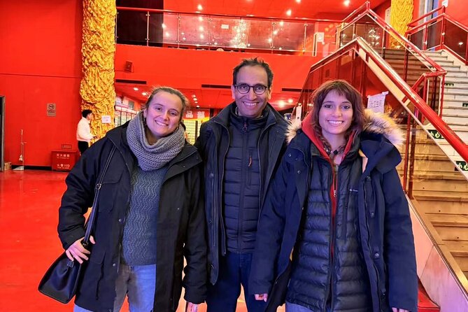 Beijing Red Theater Acrobatic Show with Private Transfer Service - The one-hour performance and its pacing