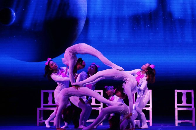 Beijing Roast Duck Banquet and Acrobatics Show with VIP Seats Evening Tour - What the roast duck dinner is really like