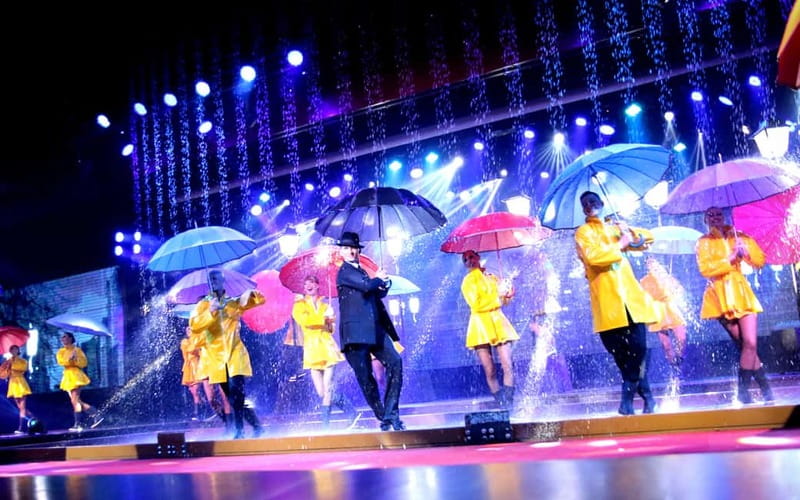 Benidorm: Show at Benidorm Palace - What happens during the 2.5-hour performance