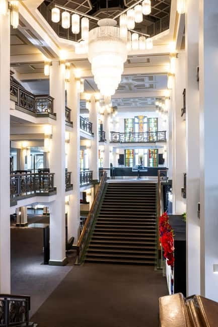 Berlin: BLINDED by DELIGHT Grand Show at Friedrichstadt-Palast - Key details before you book