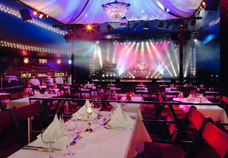 Berlin: Cabaret – The Berlin Musical at Tipi am Kanzleramt - The German-language question
