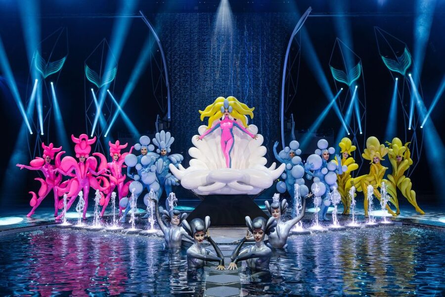 Berlin: FALLING | IN LOVE Grand Show Friedrichstadt-Palast - Is the $51 ticket good value?