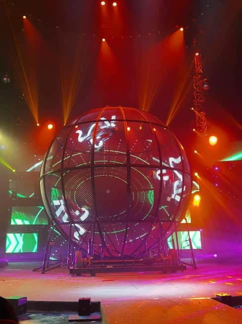 Bohol Show Ocean Fantasy - The Wheel of Death is the first major thrill
