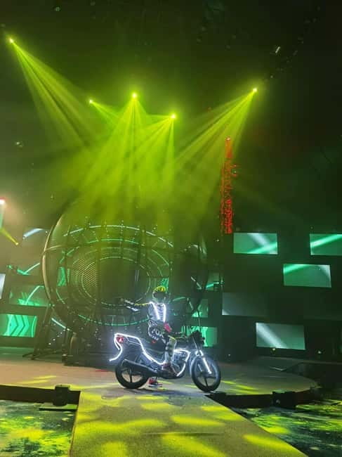 Bohol Show Ocean Fantasy - Hip-hop adds a modern beat