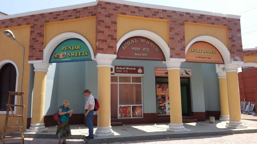 Bollywood Filmcity tour with Dance show. - The Bollywood theme park program