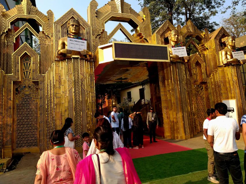 Bollywood Filmcity tour with Dance show. - The comedy and dance shows