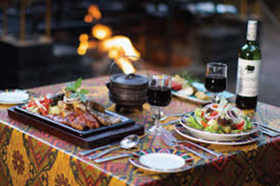 Boma Dinner & Drum Show - The drum show turns dinner into participation
