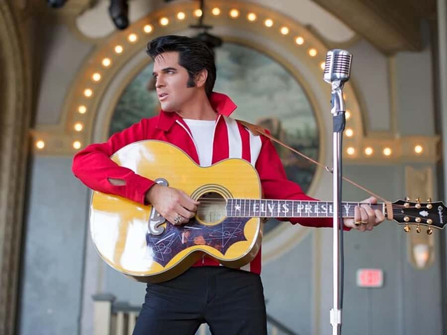 Branson: Dean Z – The Ultimate Elvis show tickets - Video, costumes, and the visual side of the show