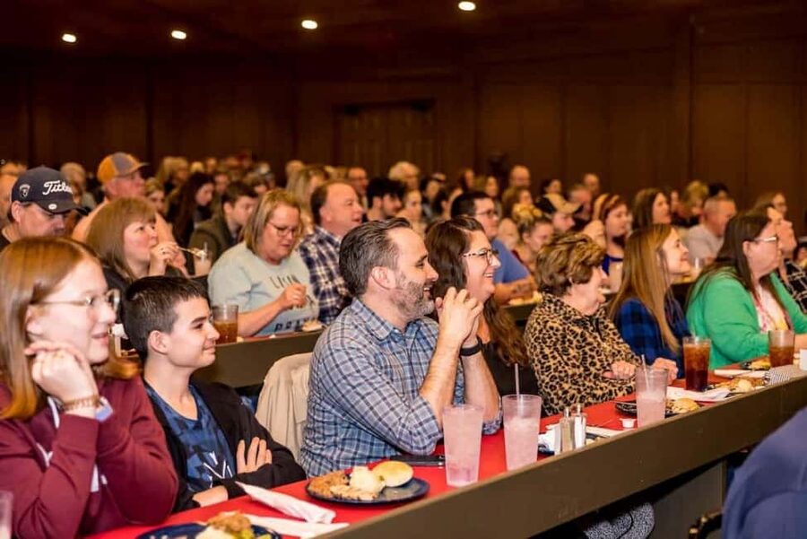 Branson: Whodunnit Hoedown Murder Mystery Dinner Show - A Western Wing Ding With a Body in the Middle
