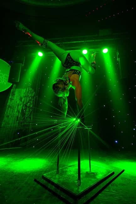 Brighton: Cabaret Carousel Show Ticket - Seating, shoes, and practical comfort
