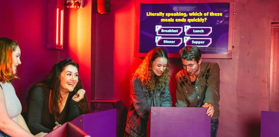 Brighton: TV Game Show Experience with Shuffleboard - Key points at a glance