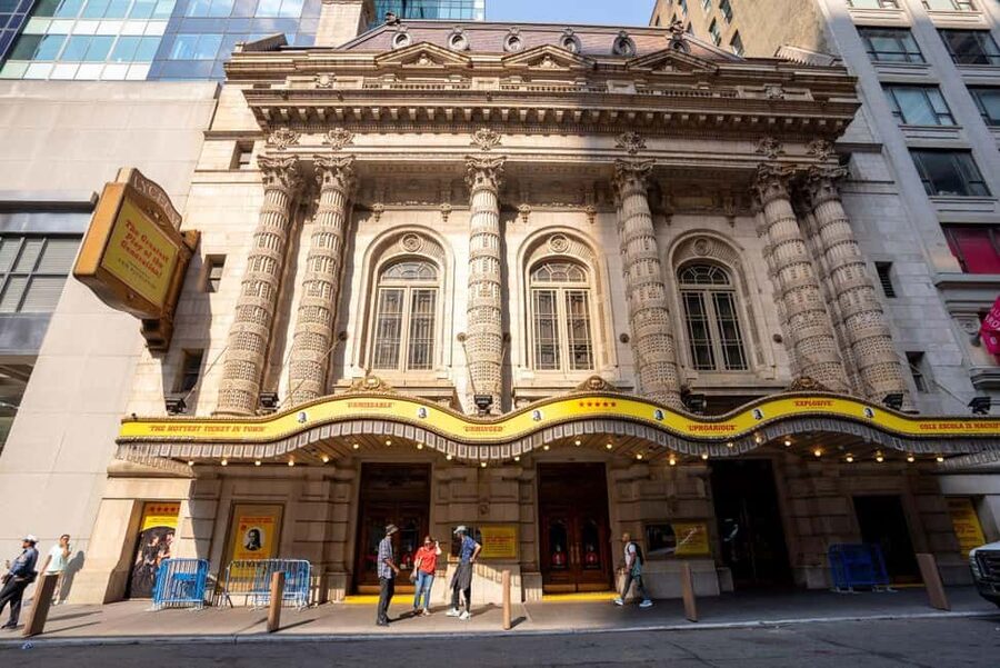 Broadway Backstage: From Times Square to Studio - Weather, clothing, and group comfort