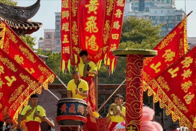 Bruce Lee’s Heritage ,Martial Arts With Authentic Lion Dance Show - A quieter hour at the Confucius Temple