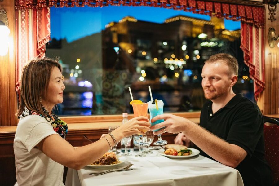 Budapest: Dinner Cruise with Live Music and Folk Dance Show - Hungarian folk dancing without a lecture