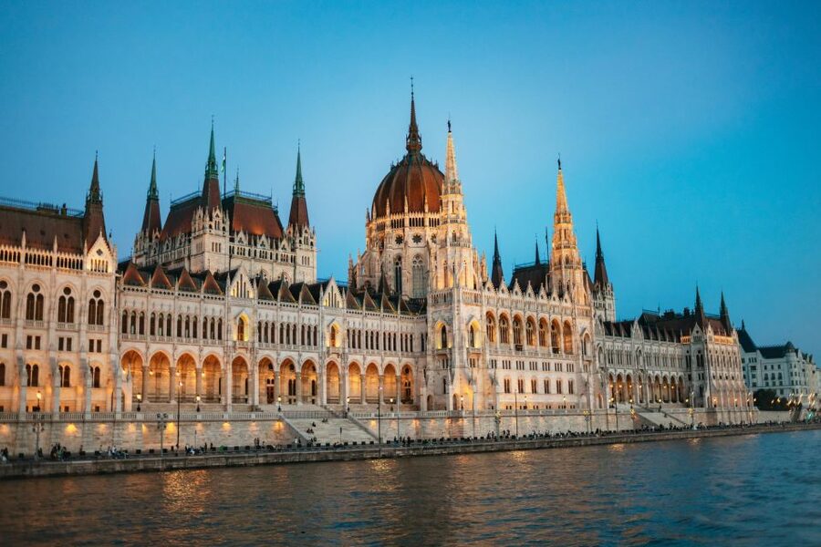 Budapest: Dinner Cruise with Live Music and Folk Dance Show - Parliament and the Pest riverfront