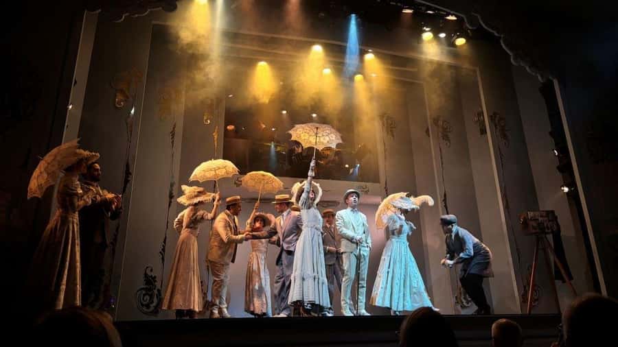 Buenos Aires: Cafe Los Angelitos Tango Show, Optional Dinner - When the lights dim, tango takes over