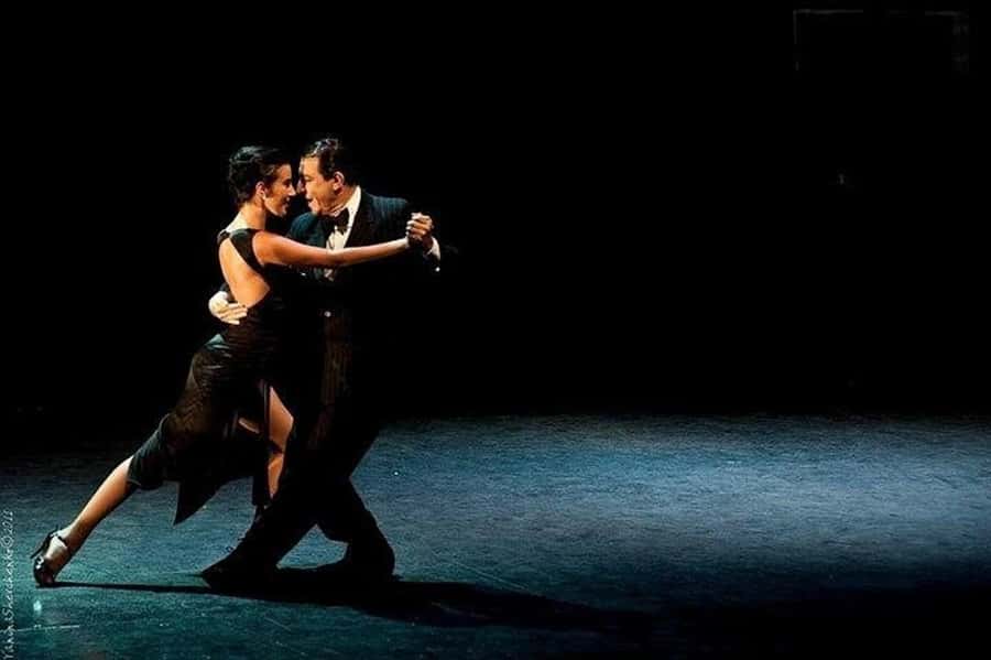 Buenos Aires: Cafe Los Angelitos Tango Show, Optional Dinner - How the venue captures Buenos Aires tango culture