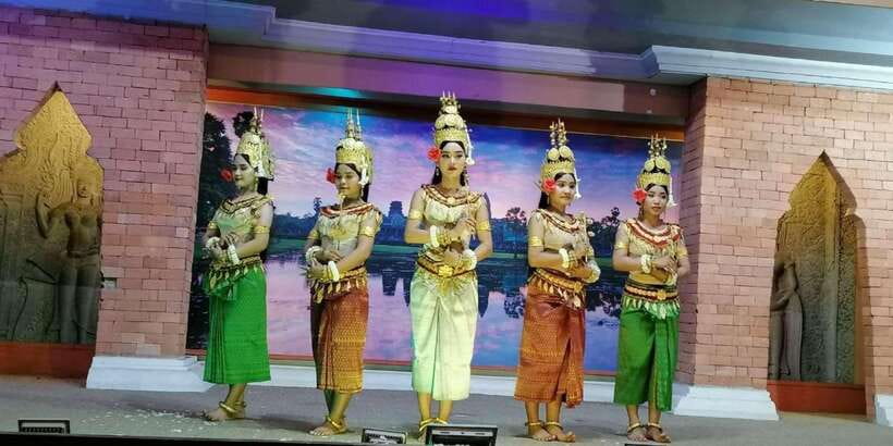 Buffet Dinner Apsara Show with hotel transfers - A Cambodian dinner with a stage show