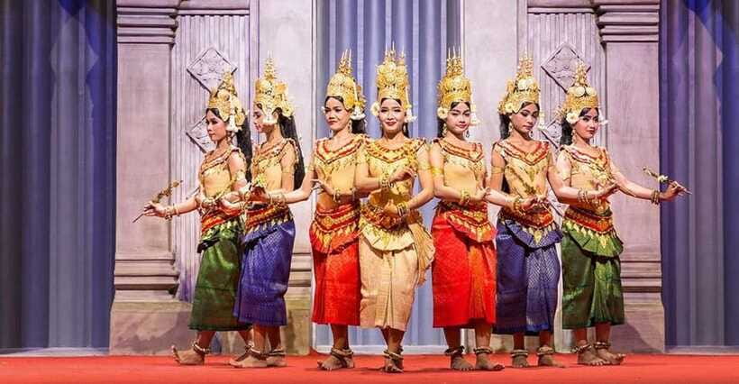 Buffet Dinner Apsara Show with hotel transfers - Should you book the Amazon Angkor dinner?