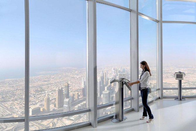 Burj Khalifa and Musical Fountains - Why the Dubai Mall stop is useful