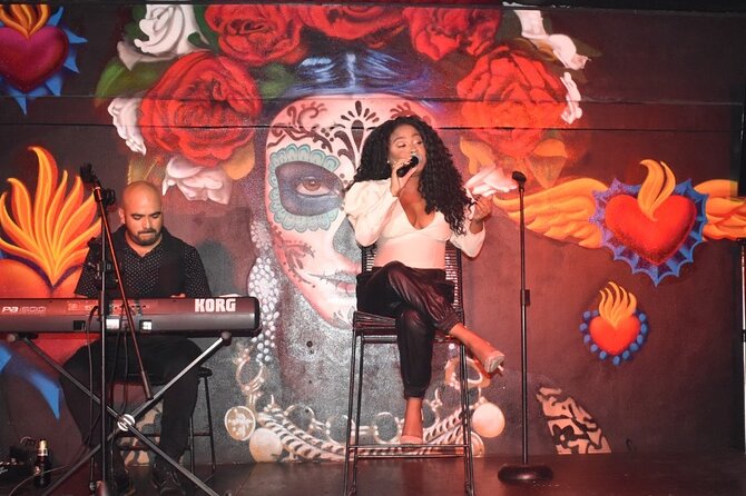 Cabaret Show and Mixology Cocktails in a Mexican Cantina - The music and cabaret format