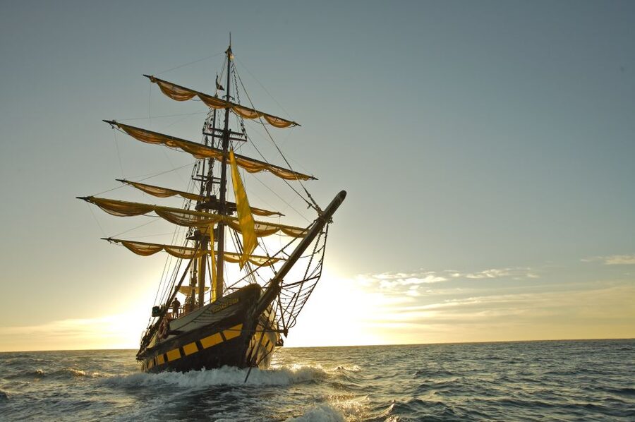 Cabo San Lucas: Sunset Pirate Ship Cruise with Dinner Show - Key points to know before booking