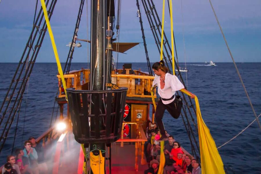 Cabo San Lucas: Sunset Pirate Ship Cruise with Dinner Show - What the open bar includes