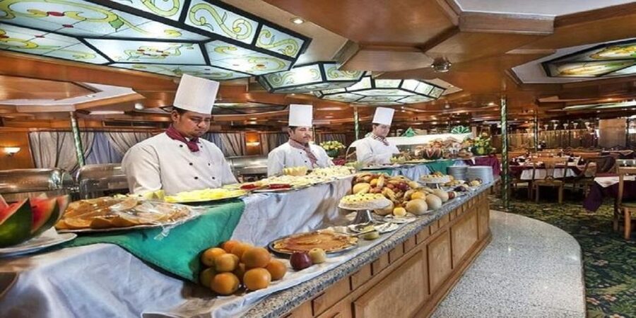 Cairo: Buffet Dinner Cruise with Folkloric Show - Who will enjoy this cruise most?