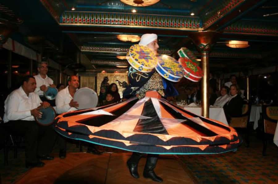 Cairo : Cairo Nile Dinner Cruise and Show - A two-hour night on the Nile
