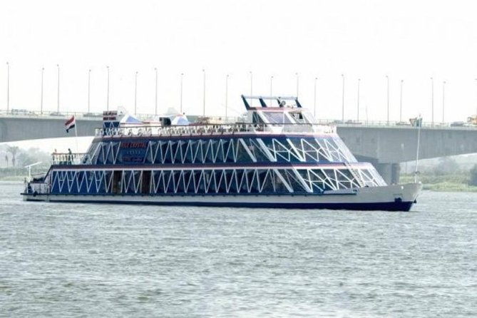 Cairo dinner Cruise with Belly dancer show - What the two-hour cruise feels like