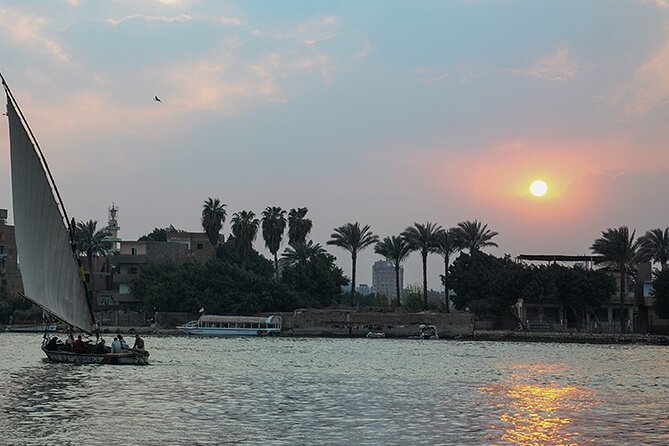 Cairo/Giza: Nile Sunset, Dinner Cruise, Show & Private Transfer - Small choices that improve the evening