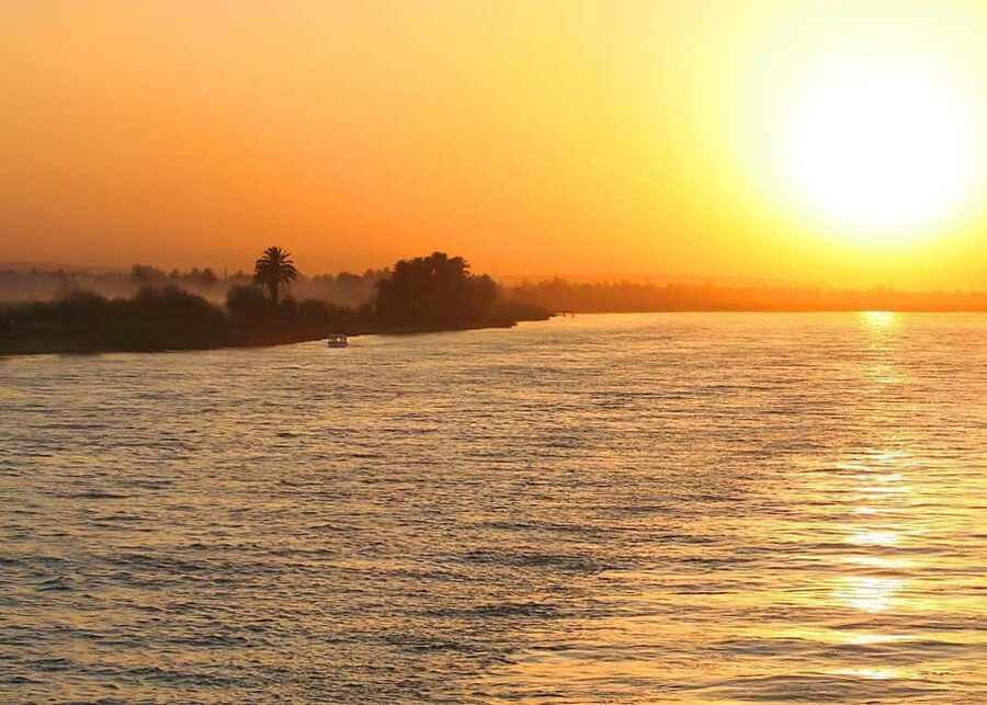Cairo: Nile Dinner Cruise with Belly Dancer Show and Music - Is $26 good value?