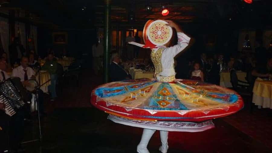 Cairo: Nile Maxim Luxurious Dinner Cruise with Dance Show - How the guide affects the evening