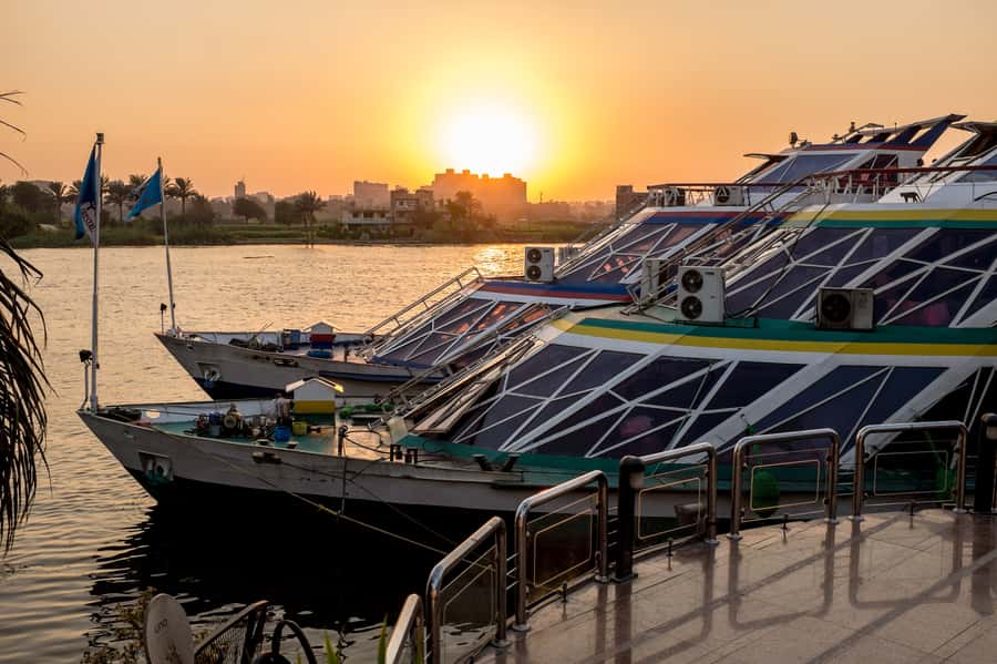 Cairo: Nile Sunset Dinner Cruise, Show & Optional Transfer - What happens at the dock