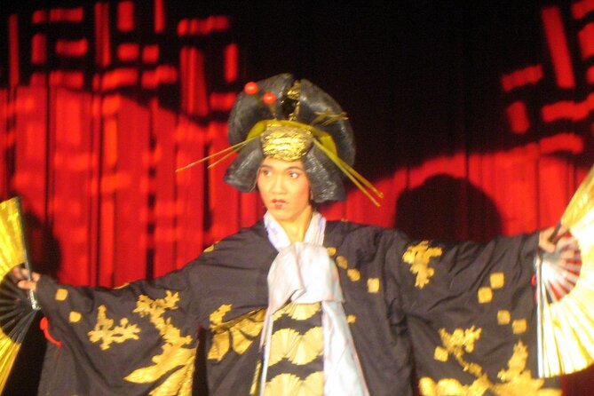 Calypso Cabaret: Dazzling Lights & Performances - Seating, sightlines, and the photo line