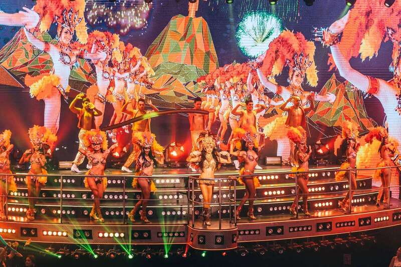 Cancun: Isla Mujeres Catamaran + Coco Bongo Show - Free time in Isla Mujeres town