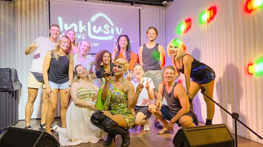 Canggu: Drag Show with Optional Dinner - The performers and the audience connection