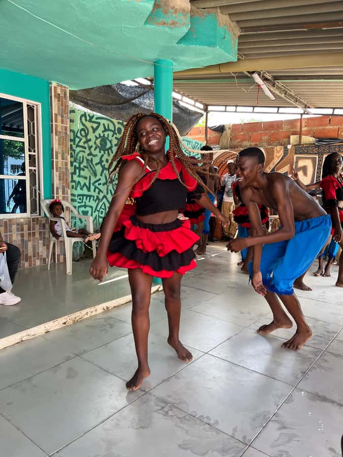 Cartagena: Palenque´s tour, dance show, lunch, pick-Up inclu - The Kid Pambelé monument and local stories