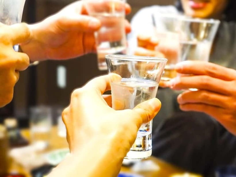 Casual Japanese sake tasting and snack experience, Kabukicho - Eight pours, one easy way into sake