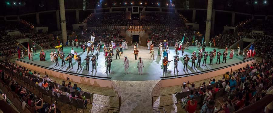 Check out the Night Show at Xcaret Park - What to bring and how to plan the afternoon