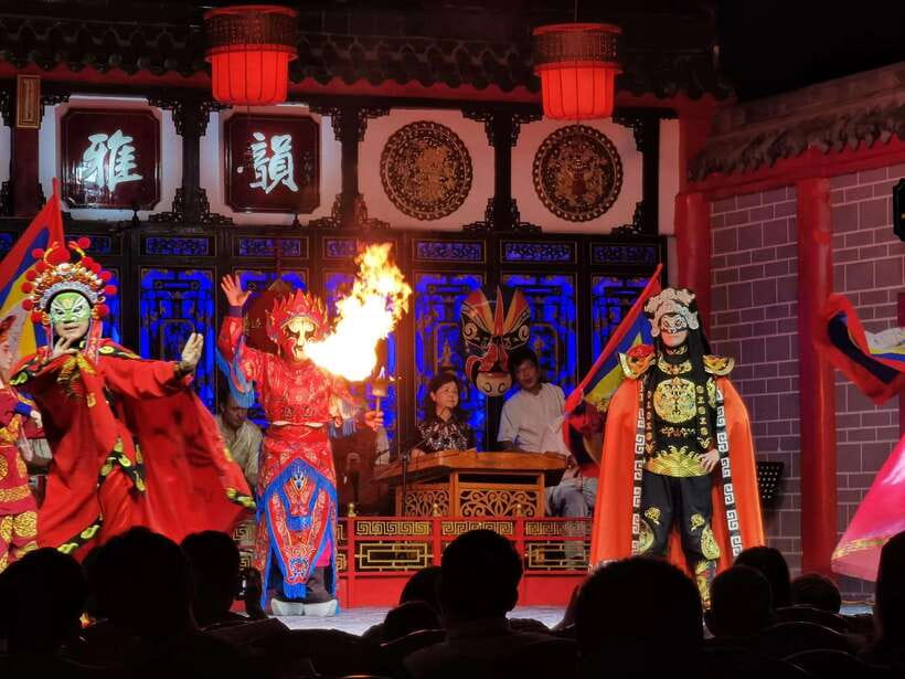Chengdu: Sichuan Opera Face-Changing and Acrobatics Show - Why face-changing is Chengdu’s must-see stage art