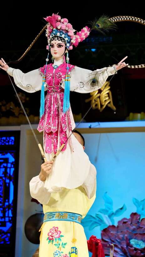 Chengdu: Sichuan Opera Face-Changing and Acrobatics Show - Getting to the theater and checking in