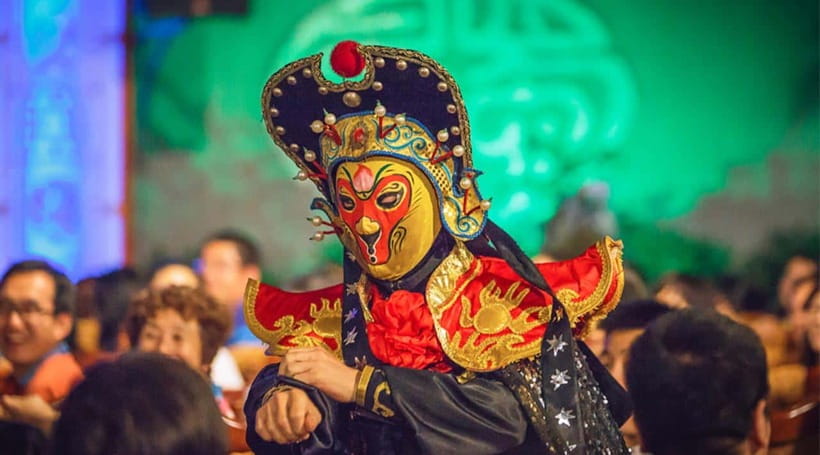 Chengdu: Sichuan Opera Show ShufengYayun & Covered Bowl Tea - The setting: an old pear garden with a local feel