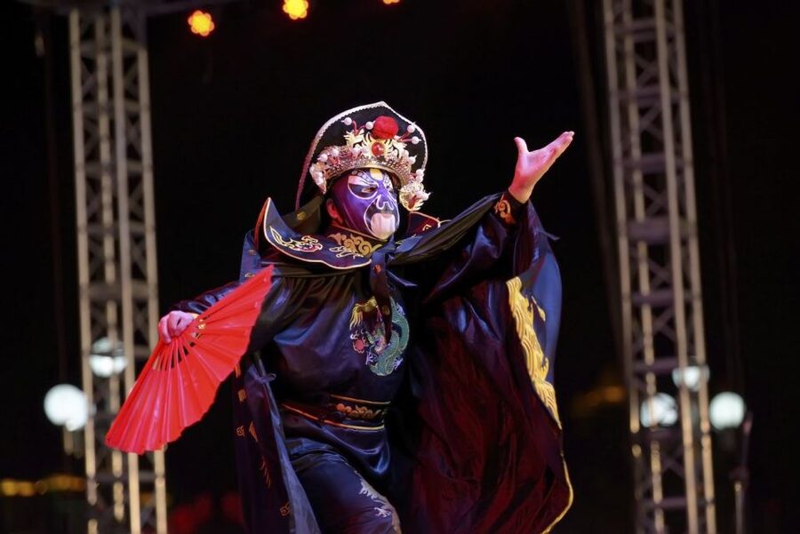 Chengdu: Sichuan Opera Shu Feng Yan Yun Evening Show Ticket - Bian lian, the face-changing finale
