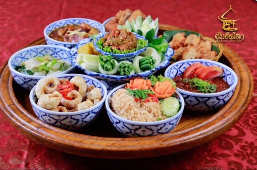 Chiang Mai: Khum Khantoke Northern Thai Cuisine and Show - What kind of Chiang Mai evening is this?