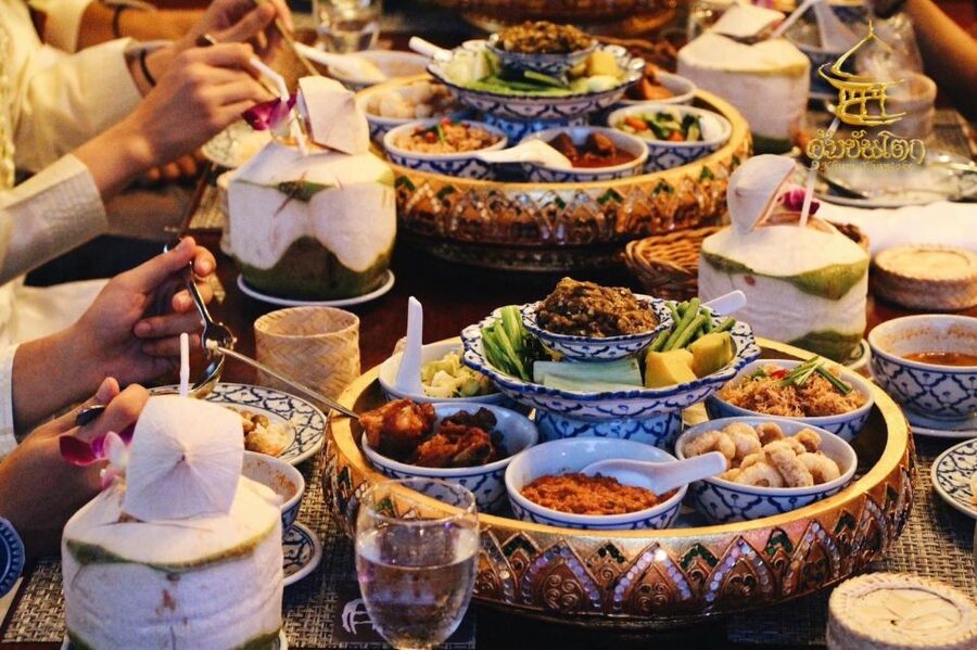 Chiang Mai: Khum Khantoke Northern Thai Cuisine and Show - The 7:15 p.m. Lanna performance