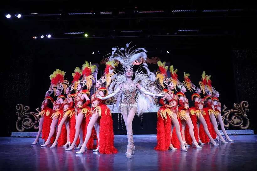 Chiang Mai: Miracle Cabaret Show - Arriving at Chotana Mall on Sri Poom Road