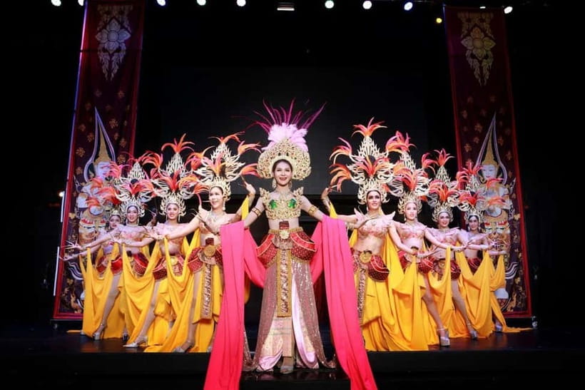 Chiang Mai: Siam Dragon Cabaret Show with Optional Transfer - The photo line and tipping etiquette